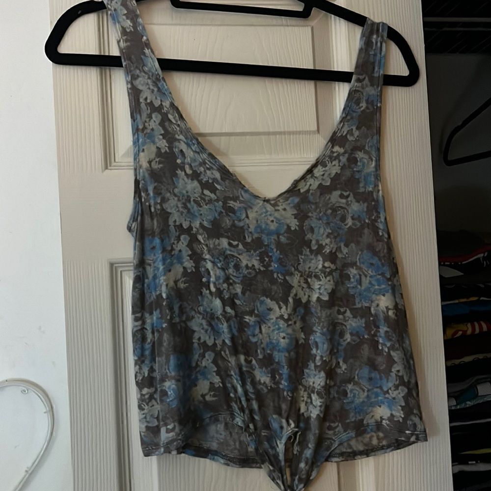 Blue Floral Tank - Like New - Blue Pattern Size Small Crop